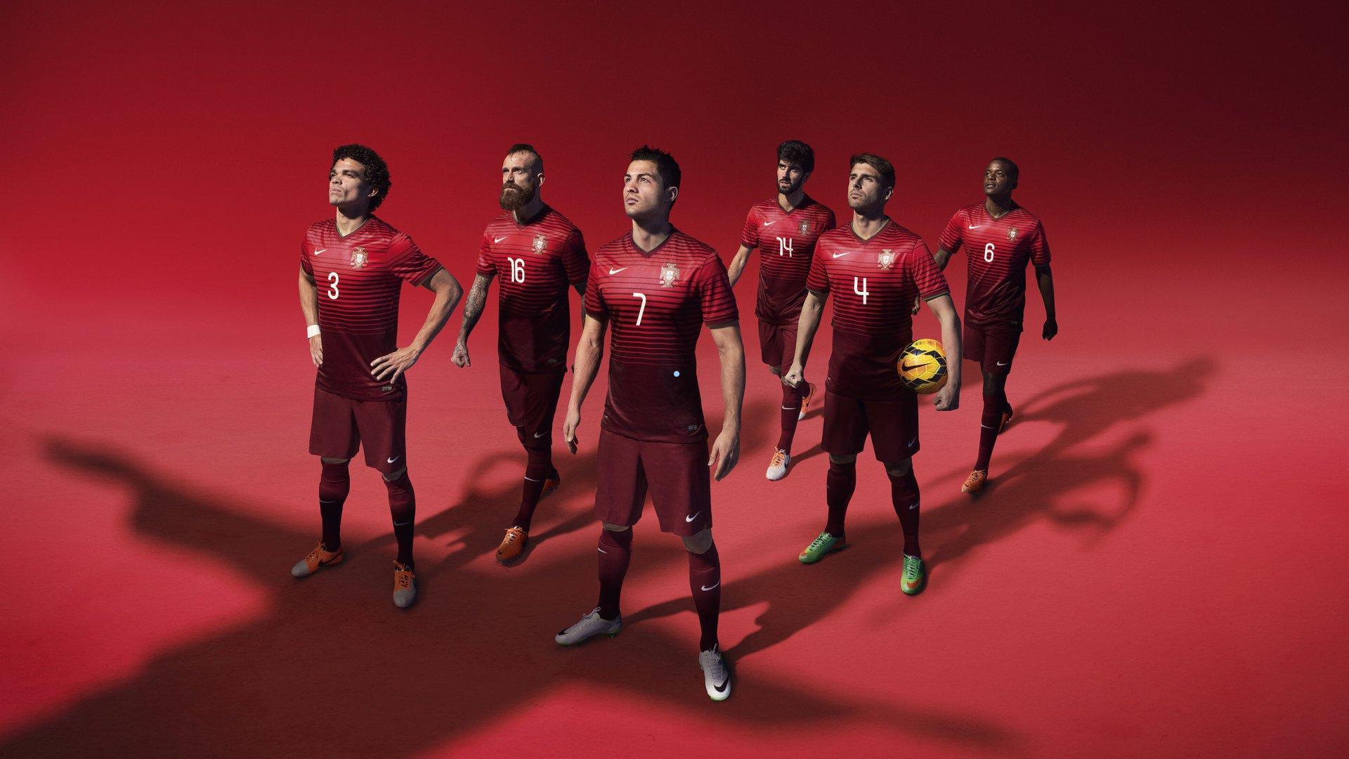 海星体育官网|铁卫传射建功，凯恩破德甲纪录，拜仁4-0大胜延续自然年客场不败-第2张图片-海星体育-全球体育赛事直播与实时比分平台